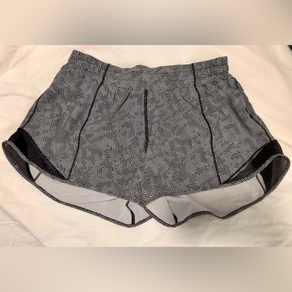 Lululemon Hotty Hot Running Shorts - Picture 3 of 8